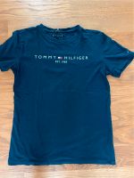 Dunkelblaues TShirt von TOMMY HILFIGER in 176, neuwertig Bielefeld - Brackwede Vorschau