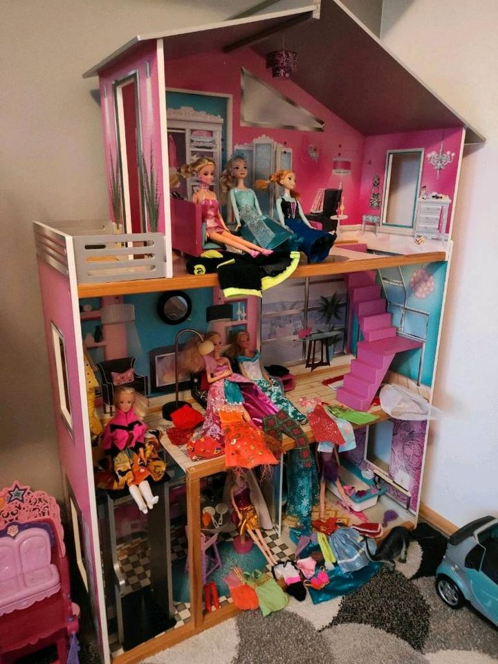 Barbie Haus groß mit viel Zubehör in Mauritz