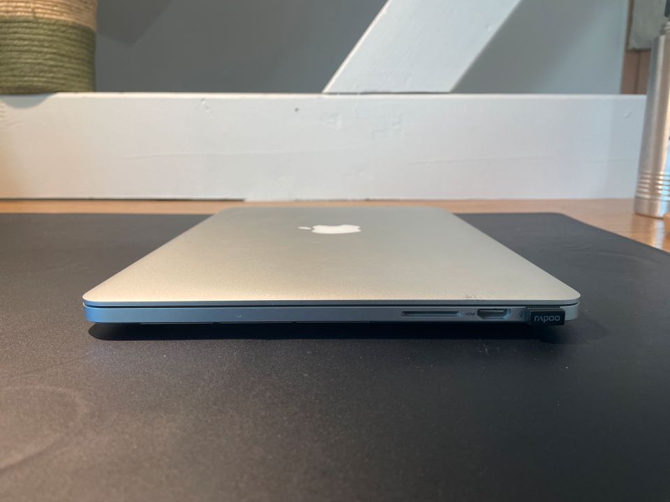 Macbook Pro Anfang 2015 Model A1502 + Laptoptasche in Leipzig
