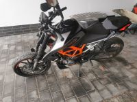 Schlachte KTM Duke 125 2021 LED Scheinwerfer Tacho 390 Sitzbank Mecklenburg-Vorpommern - Groß Teetzleben Vorschau