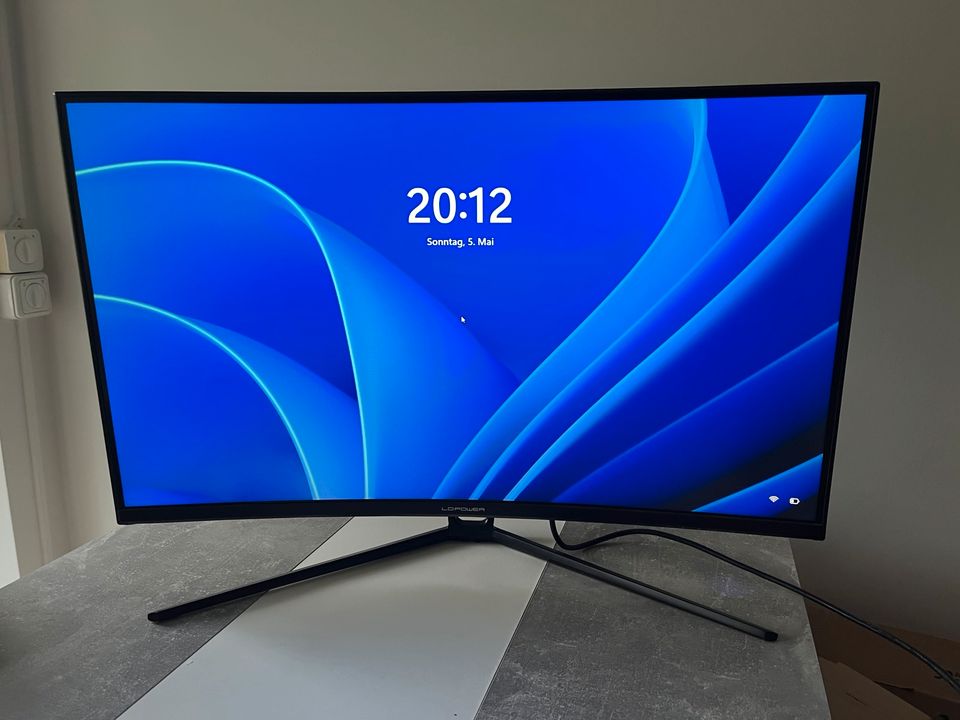 LC Power QHD 31,5" VA 144Hz  Vesa Curved Monitor in Bielefeld