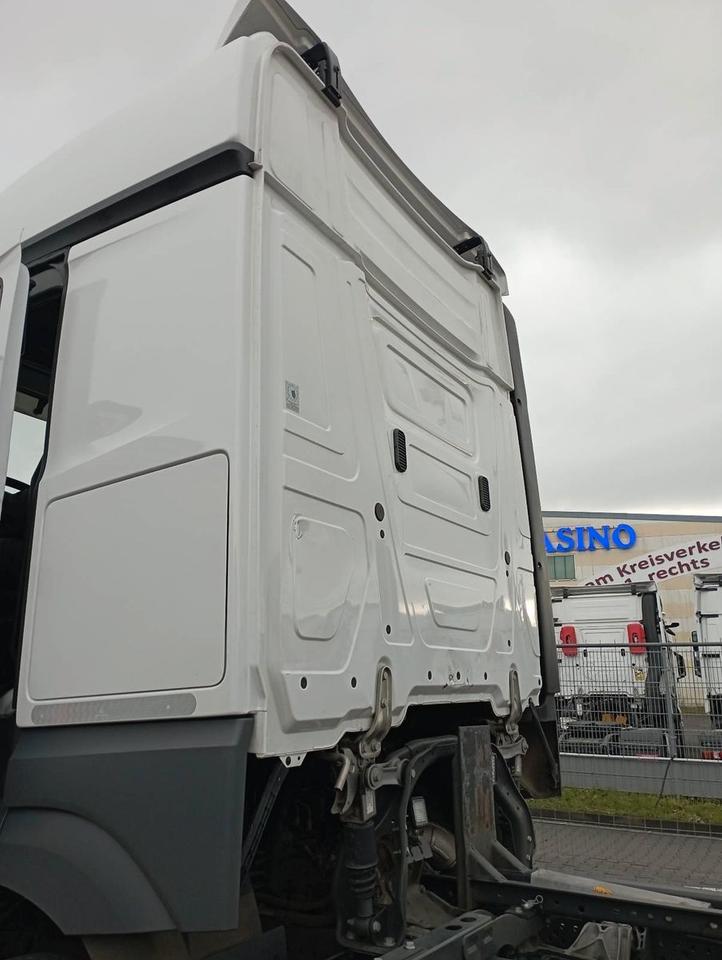 Mercedes-Benz Actros 5 L-Fahrerhaus 3-Achser BM 963 FG 25xx 6x in Karlsdorf-Neuthard