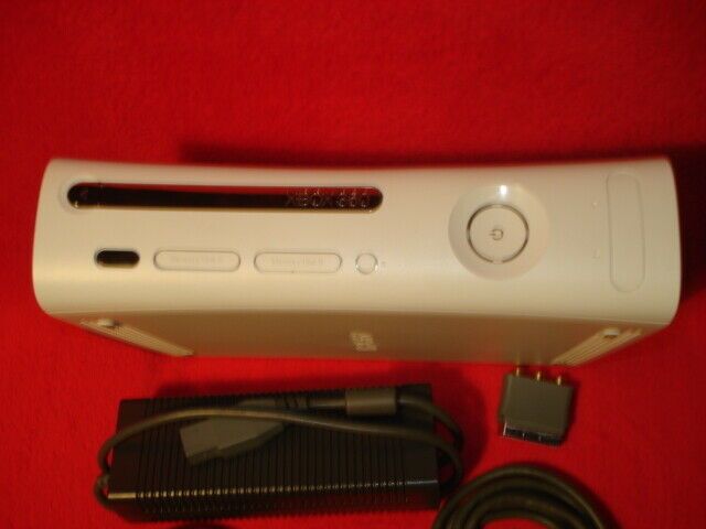 wenig benutzte xbox 360 HDMI + 2 Controller + Zubehör - sehr gut in Borken