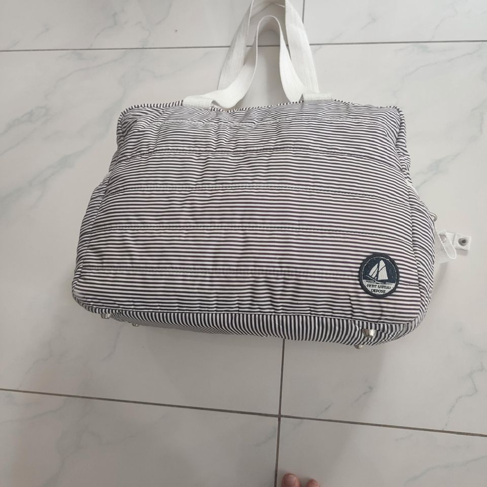 Wickeltasche Petit Bateau - Blau Weiß in Bergisch Gladbach