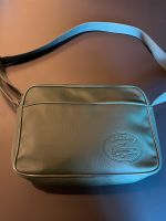 Lacoste Schultertasche olivgrün Tasche Nordrhein-Westfalen - Mönchengladbach Vorschau