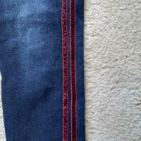 Jeans mit roten Streifen , Stretch,  slim fit , normale Leibhöhe Bayern - Markt Schwaben Vorschau