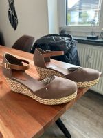 Tommy Hilfiger Plateau Schuhe Gr. 38 Bayern - Wiesenbronn Vorschau