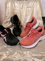 2 Paar Asics Laufschuhe beide Paare Größe 39.5 Brandenburg - Nuthe-Urstromtal Vorschau