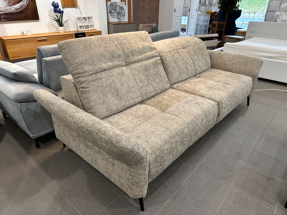 Mega Sofa Couch taupe elektr. Sitzvorschub 260 cm in Blomberg