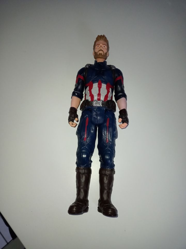 Captain America Spielfigur Höhe 28,5cm in Elmshorn