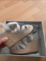 Tamaris Sandalen Schuhe Plateau Keilabsatz 36 beige Bochum - Bochum-Ost Vorschau