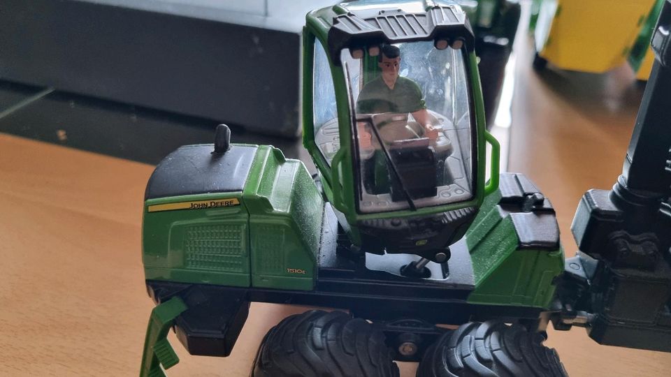 Siku 1:32 John Deer in Baunatal