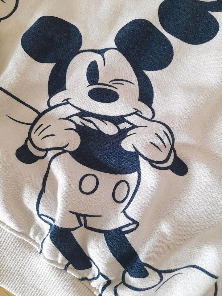 H&M Disney Pull.in Gr.134 in Wolmirstedt