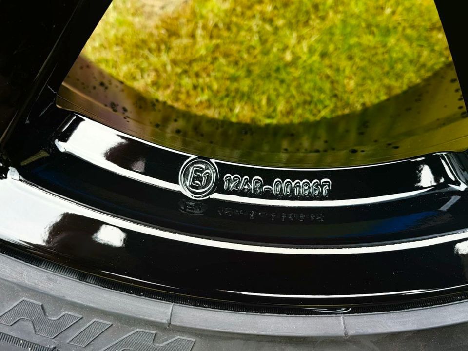 Eine 18 Zoll Alufelge Dezent 5x112 mit Pirelli Winterreifen m ABE in Westerkappeln