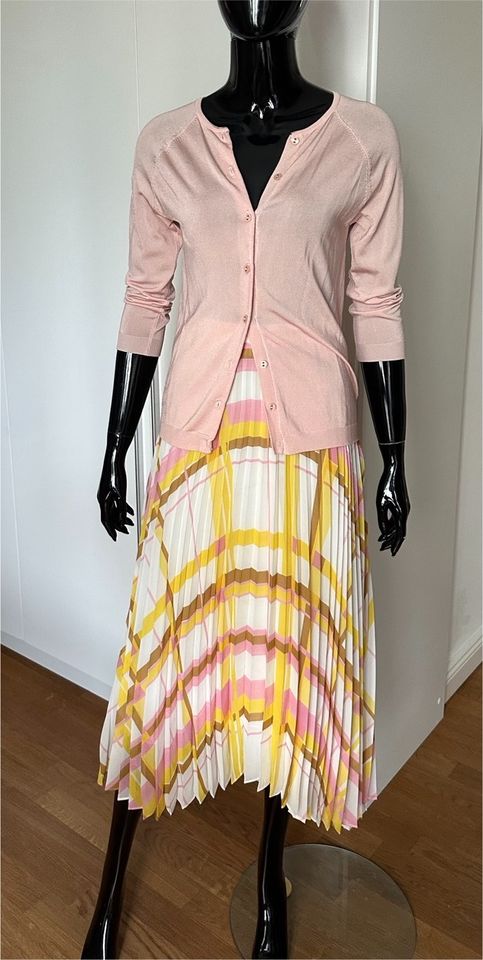 Massimo Dutti Faltenrock Plissee Rock Zara cardigan Rosa gelb in Düsseldorf