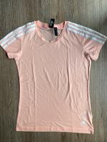 Adidas T-Shirt      Neuwertig Niedersachsen - Cadenberge Vorschau