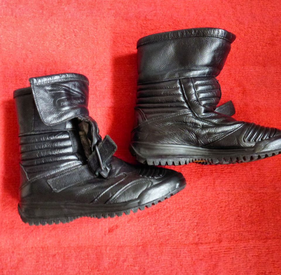 Motorradschuhe Damen in Moers