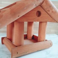 Kleines Futterhaus Vögel Futterstätte Holz Strohdach 22 cm hoch Niedersachsen - Scheeßel Vorschau