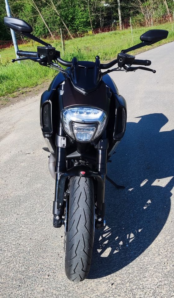 Ducati Diavel Dark, Remus, 1. Hand, 30.000 km in Ilmtal-Weinstraße