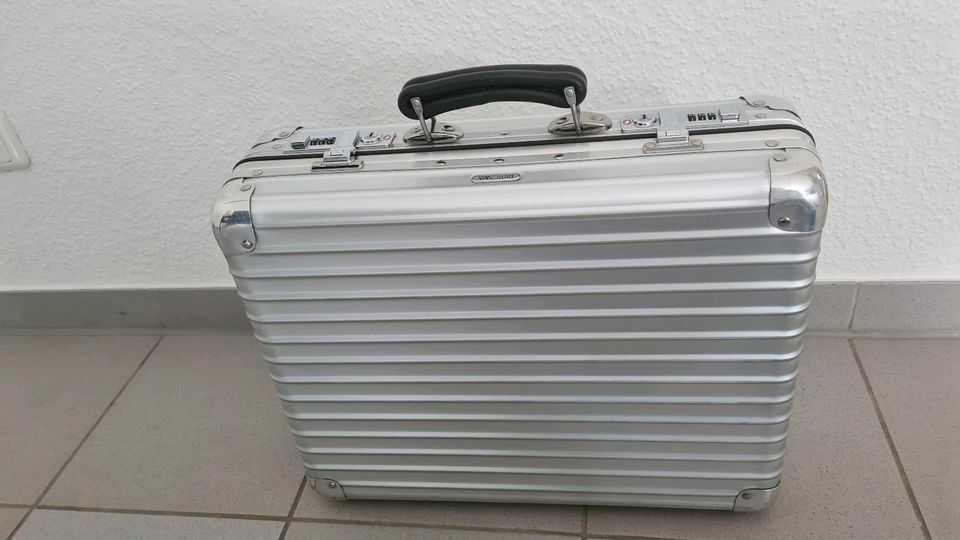 Rimowa Koffer classic flight attache in Essen