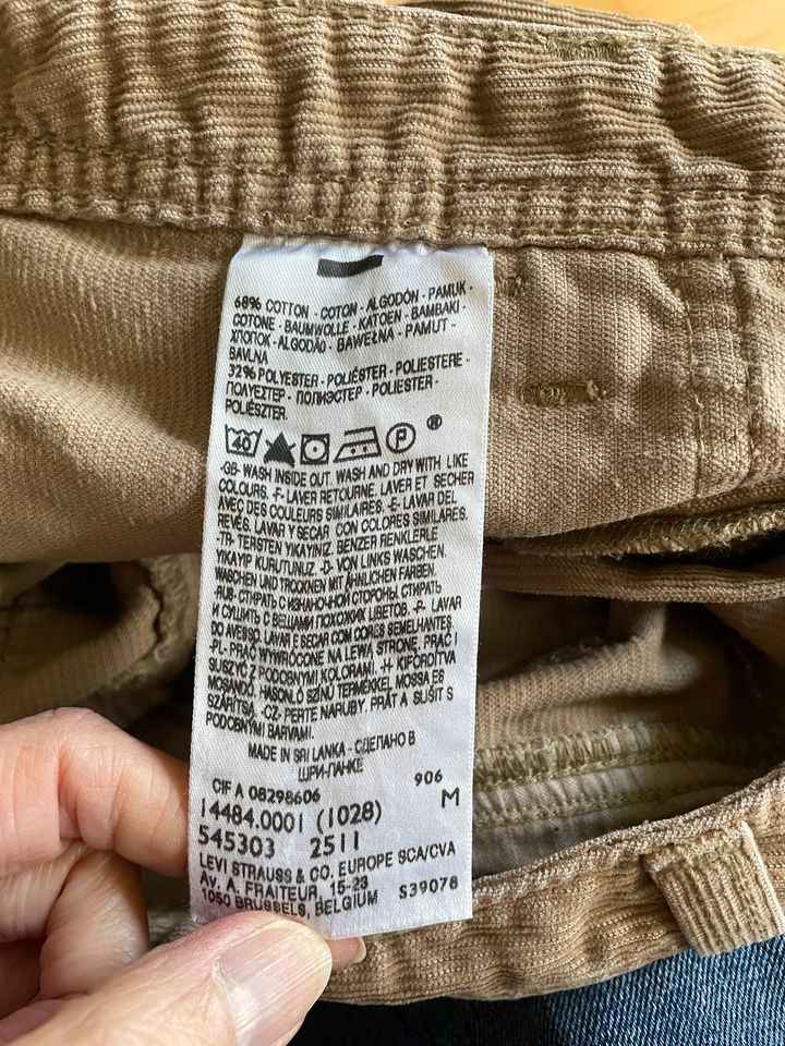 Levi‘s Minirock Cord Gr M 40 beige in Köln