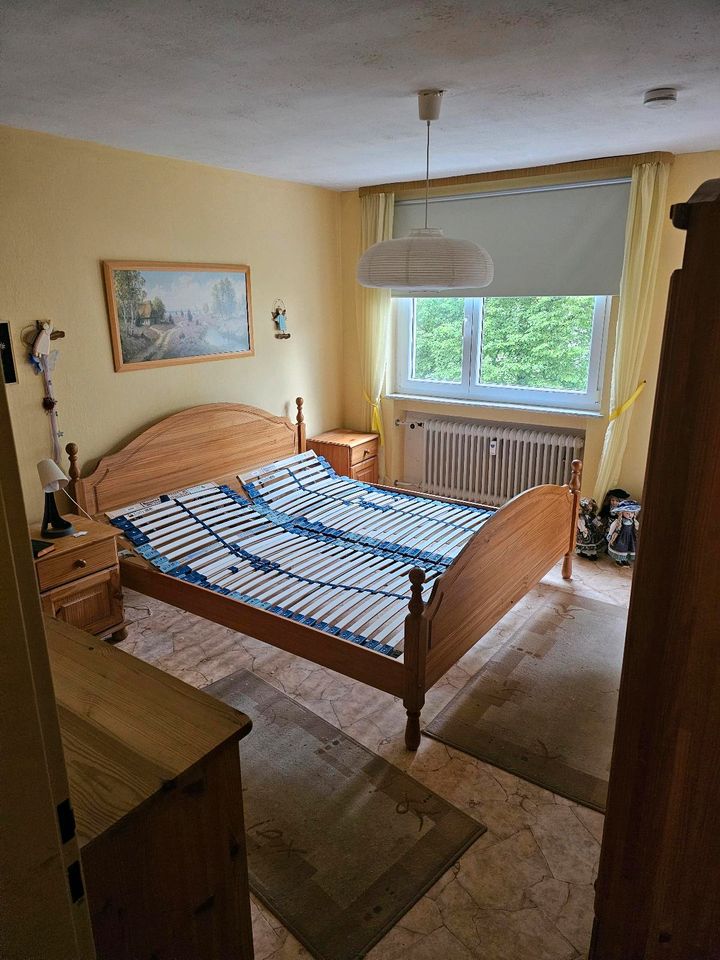 Echtholz komplettes Schlafzimmer in Rödental