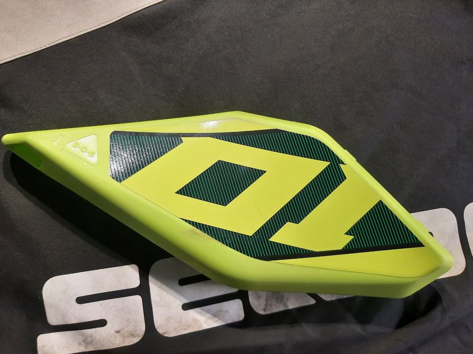 Jetski Seadoo Spark Kneepad grün rechts in Schönefeld