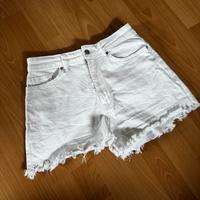 H&M Divided Hot Pants Shorts Jeans Hose weiß destroyed 40 Nordrhein-Westfalen - Gütersloh Vorschau
