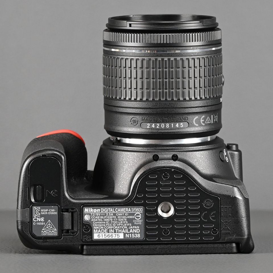 Nikon D5600 + AF-P 18-55mm VR in Marburg