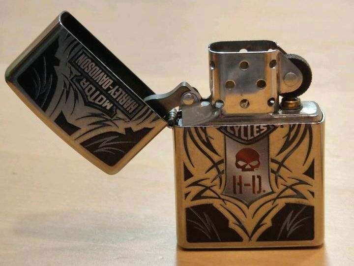 Harley Davidson Zippo Skull Logo Official Merchandise neuwertig in  Baden-Württemberg - Rauenberg | eBay Kleinanzeigen ist jetzt Kleinanzeigen