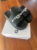 Givenchy Badeschuhe, Freizeitschuhe Kr. München - Gräfelfing Vorschau