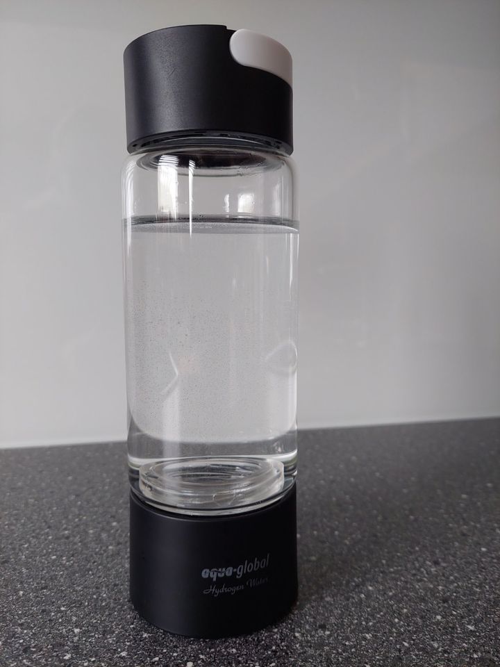 Hydrogenflasche Glas schwarz Aqua Global in Dortmund