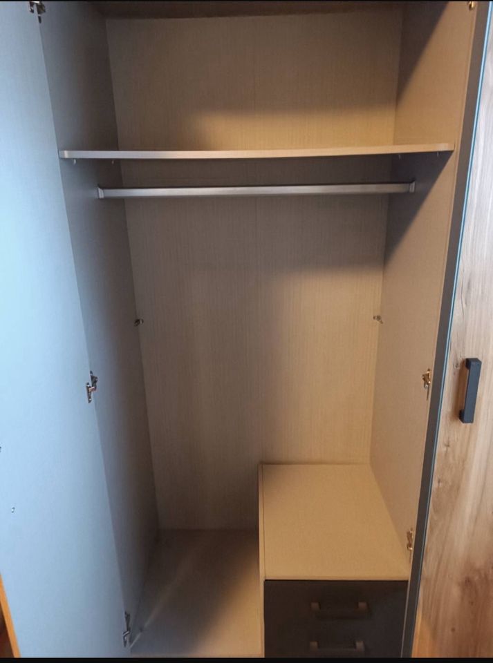 Kleiderschrank in Mauritz