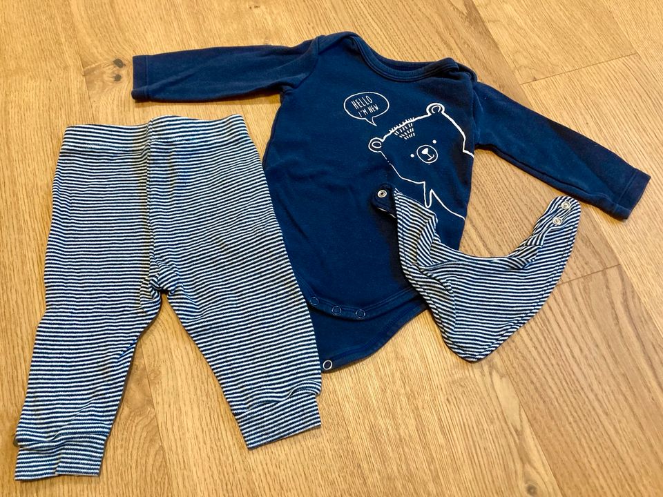 Set aus Schlupfhose Bodie und Halstuch in Größe 68 in Neudenau 