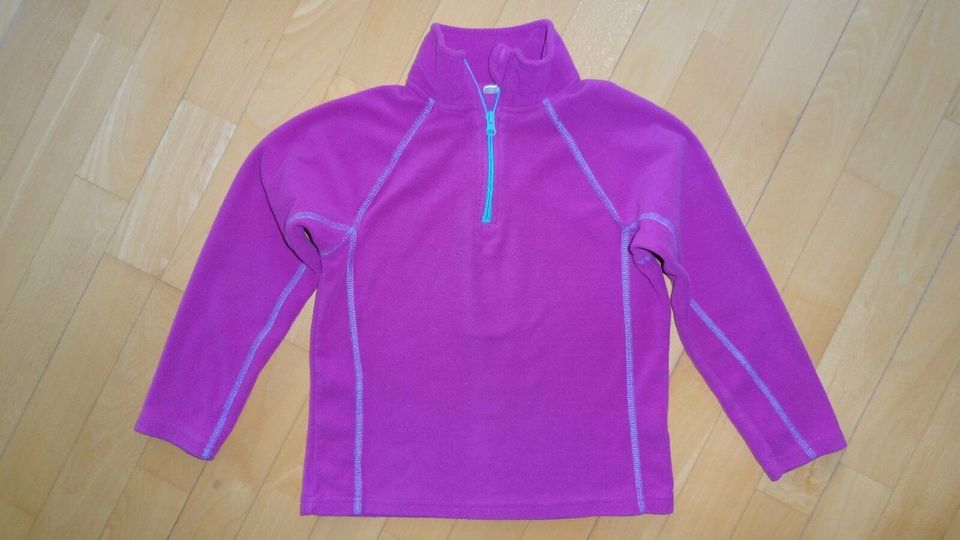 Kuscheliger Fleece-Pullover, pink, blaue Kontrastnähte, Gr. 140 in Schalkenbach