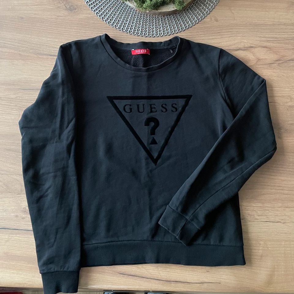 Guess Pullover schwarz XS in Eckersdorf