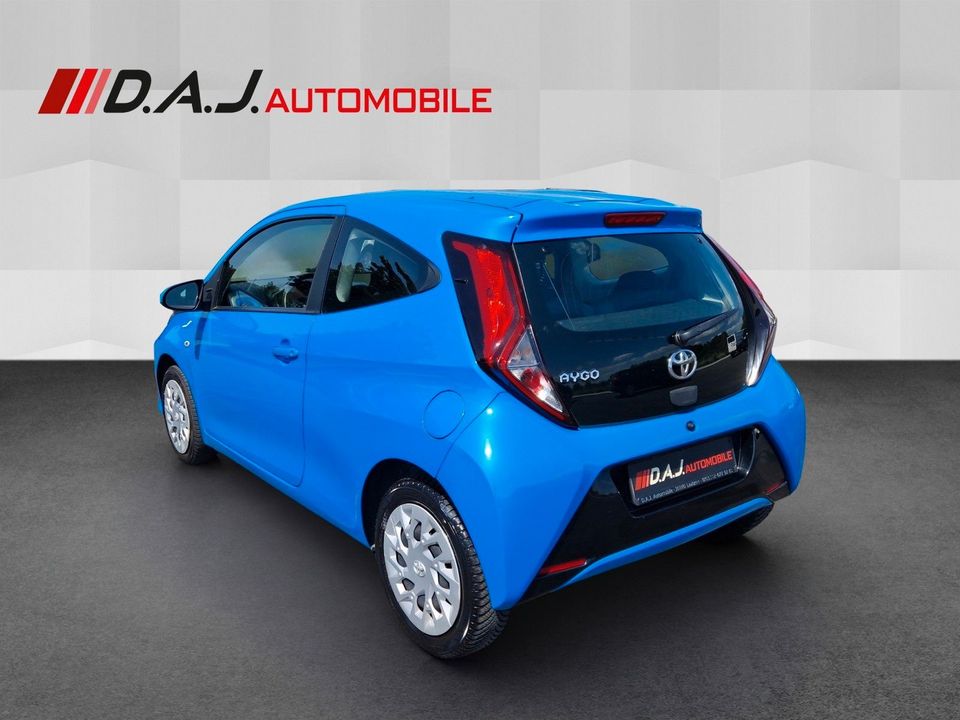 Toyota Aygo 1.0 x-play 3-türer / Klima Bluetooth ZV in Laatzen