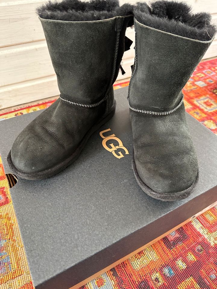 UGG Schuhe/Schwarz in Düsseldorf