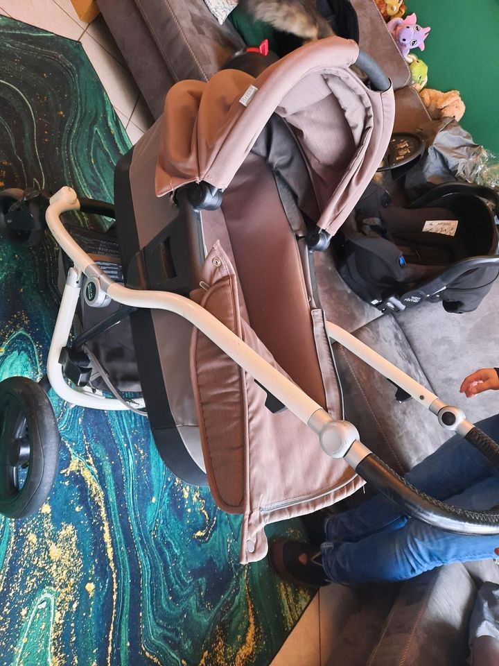 Kinderwagen von römer mit isofix 4 in 1 in Porta Westfalica