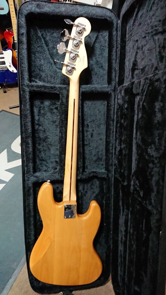 E-Bass Squier by Fender Jazz Classic 70's left mit Koffer in Radebeul