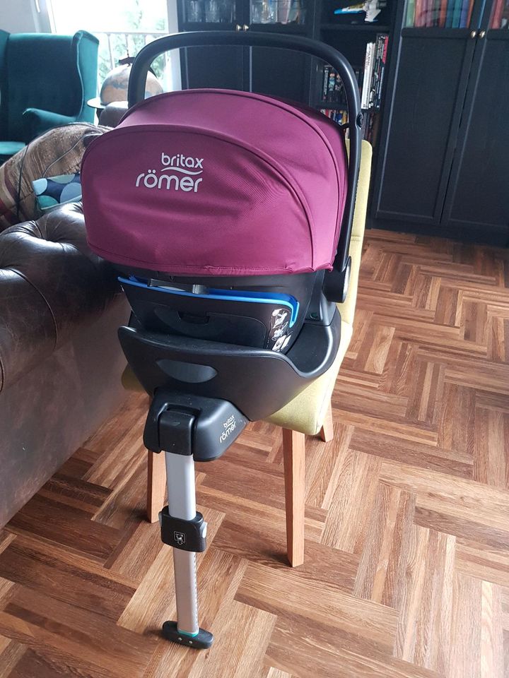 Britax Römer Babyschale Babysafe² i-Size Basis Isofix in Witten