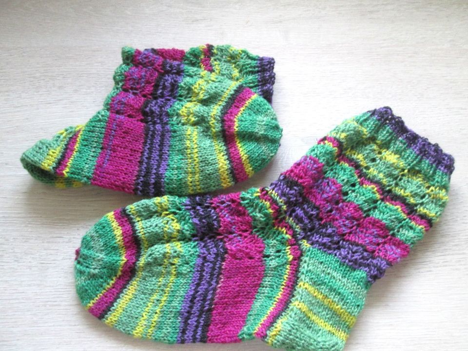 Handgestrickte Socken Größe 39 aus 4 fach Aktiv Sockenwolle in Dresden
