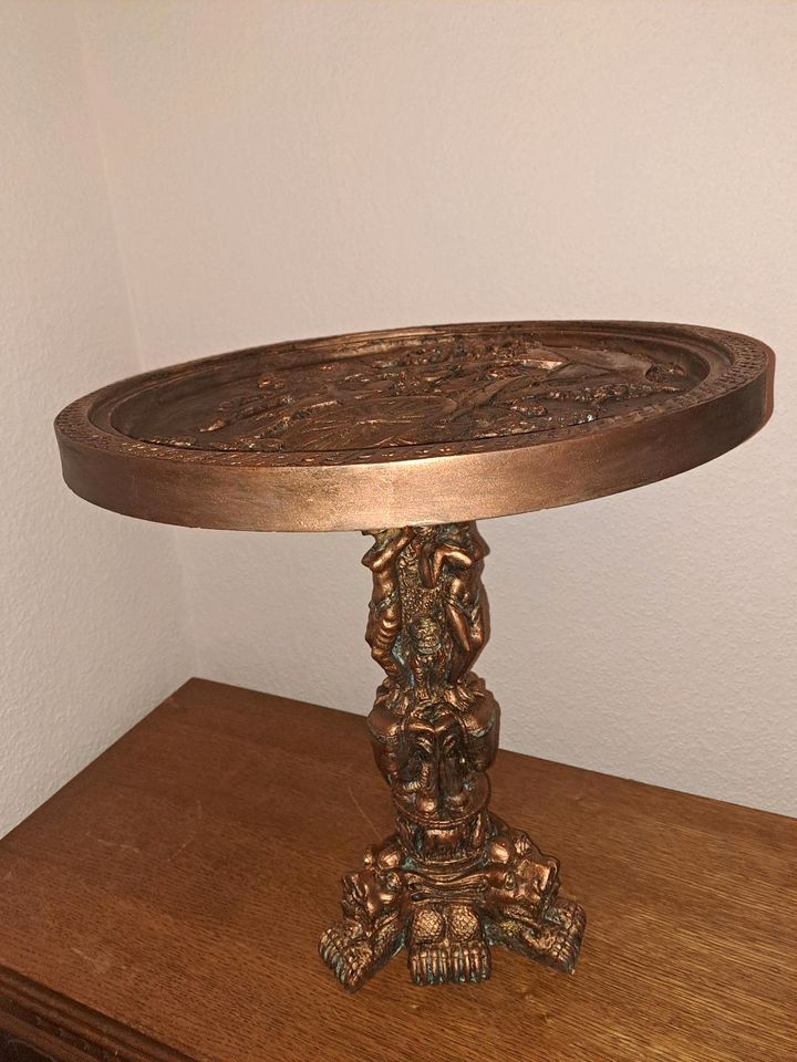 schöner Tisch bronzefarben in Bremen