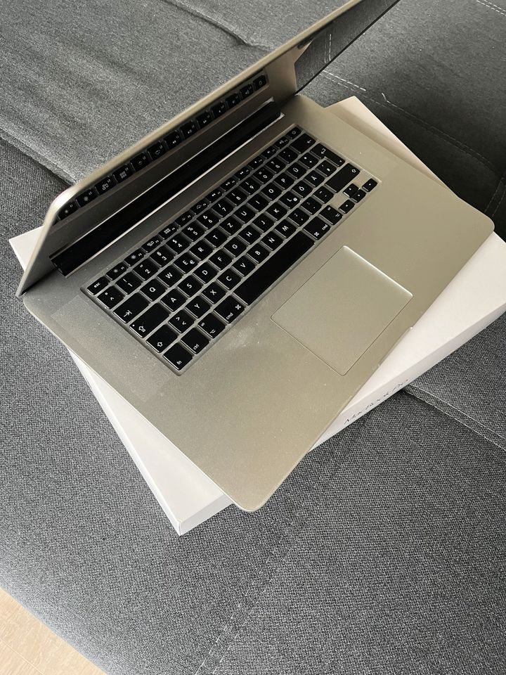 Apple MacBook Pro 15 Zoll ! in Bendorf