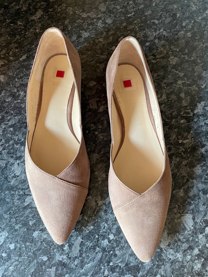 Schicke Damen Nubuk-Leder Pumps von Högl,  Gr 39,5 (6,5), beige. in Pfullingen