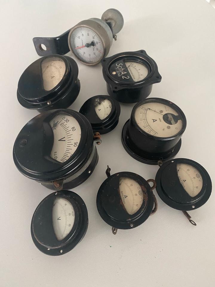 Messinstrumente Uhren Antik Ampere Volt etc.  AEG Siemens GBD in Hambühren