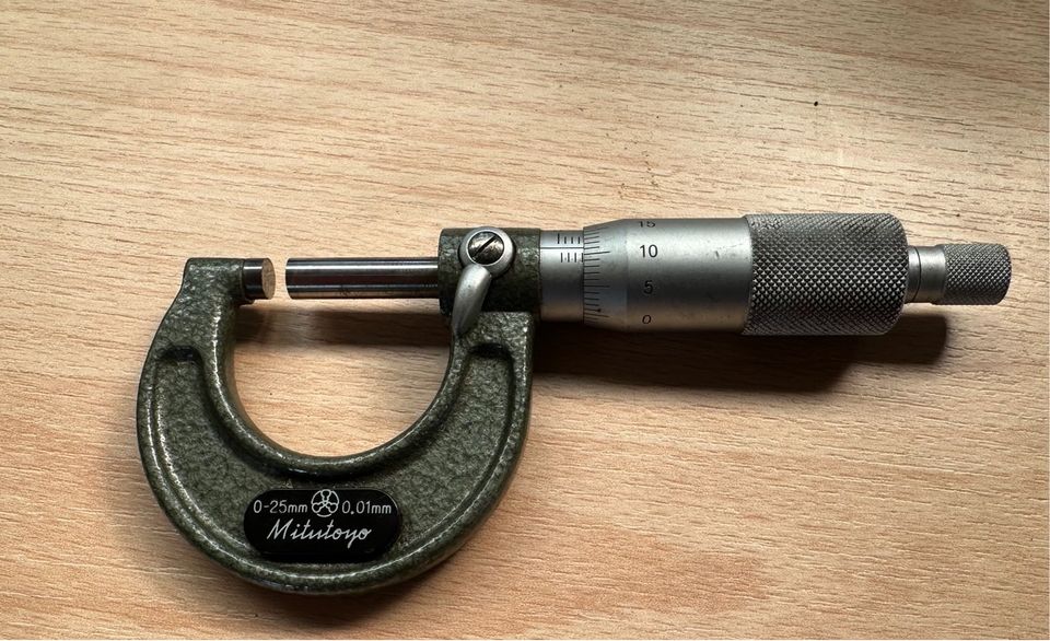Mitutoyo Mikrometer Bügelmessschraube 0-25mm in Thedinghausen