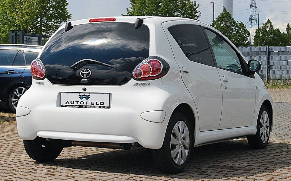 Toyota Aygo 1,0/SHEFT/KLIMA/5GANG/8FACH/BT/ in Ladenburg