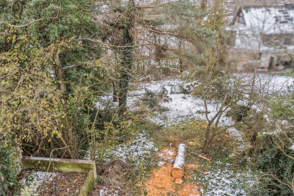 Attraktives Grundstück mit Altbestand für den Bau Ihres Traumhauses in Kronberg am Taunus in Kronberg im Taunus