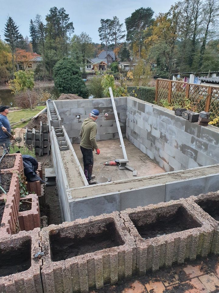 massiv Pool bauen universal, Fassaden -und Pflasterarbeiten in Fürstenwalde (Spree)